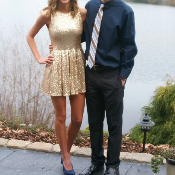 Gold sequin dress - Picture 4 of 4